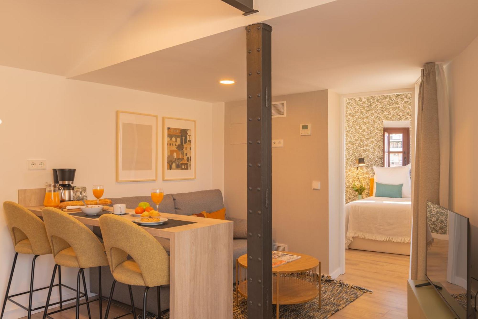 Feelathome Atarazanas Apartments Малага Екстериор снимка