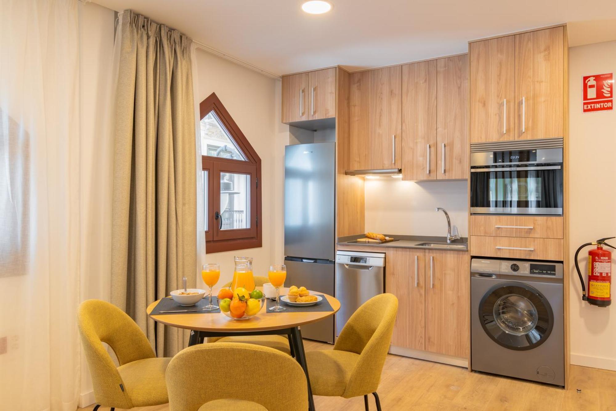 Feelathome Atarazanas Apartments Малага Екстериор снимка